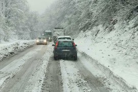 Snijeg opet stvorio probleme u Unsko - sanskom kantonu
