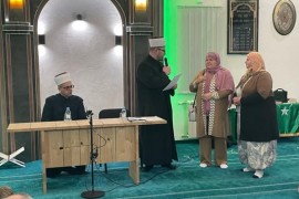Snježana prešla na islam u džamiji u Cazinu