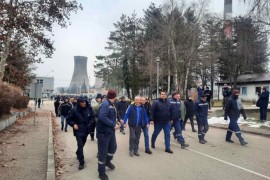 Radnici RiTE Ugljevik blokirali put: Traže smjenu uprave osim ...