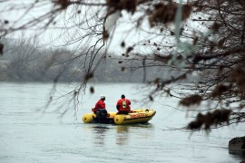 Prekinuta potraga, cijeli dan tražili djevojčicu u Savi