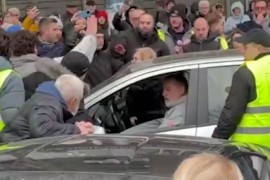 Novi incident: Vozilom pokušao da probije blokadu kod Pravnog ...