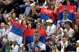 Ludnica pred Đokovićev meč: Srpski navijači okupirali kompleks ...
