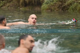David Dardić prvi do Časnog krsta u Banjaluci (FOTO/VIDEO)