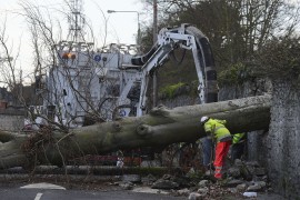 U Irskoj više od 100.000 korisnika i dalje bez struje zbog oluje Eovin
