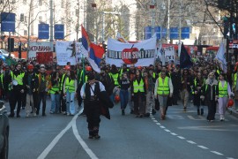 Počela cjelodnevna blokada Autokomande u Beogradu, studenti objavili ...