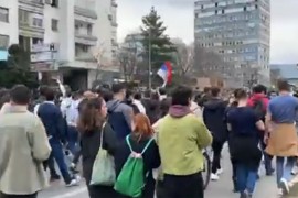 Novi Sad: Protestna šetnja zbog premlaćivanja studenata (VIDEO)