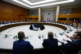 U toku vanredna sjednica Vlade Srbije, prisustvuje Vučić