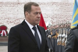 Medvedev: Anglosaksonski velemajstori će ukloniti Zelenskog sa ...
