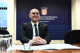 Novi skandalozni snimak bivšeg ministra u Hrvatskoj: Go do pasa s ...
