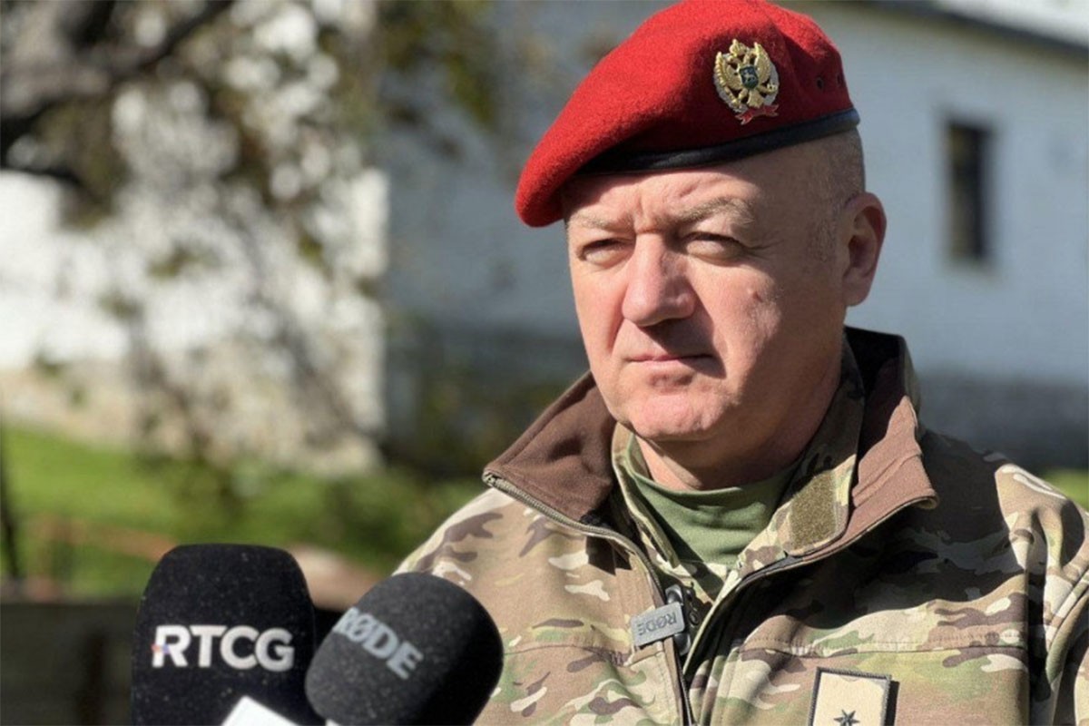 Lazarević: Vojska na raspolaganju za svaku vrstu pomoći Cetinju