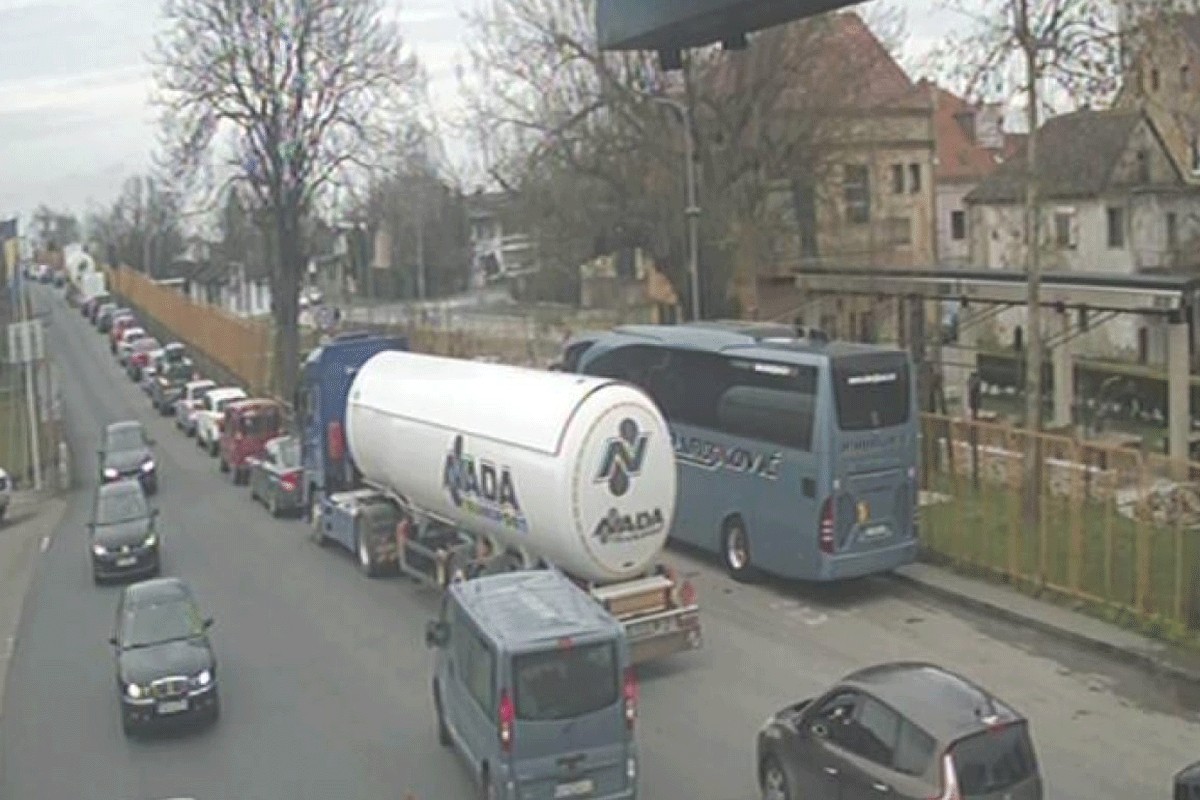 Velike gužve na izlazu iz BiH na većini graničnih prelaza