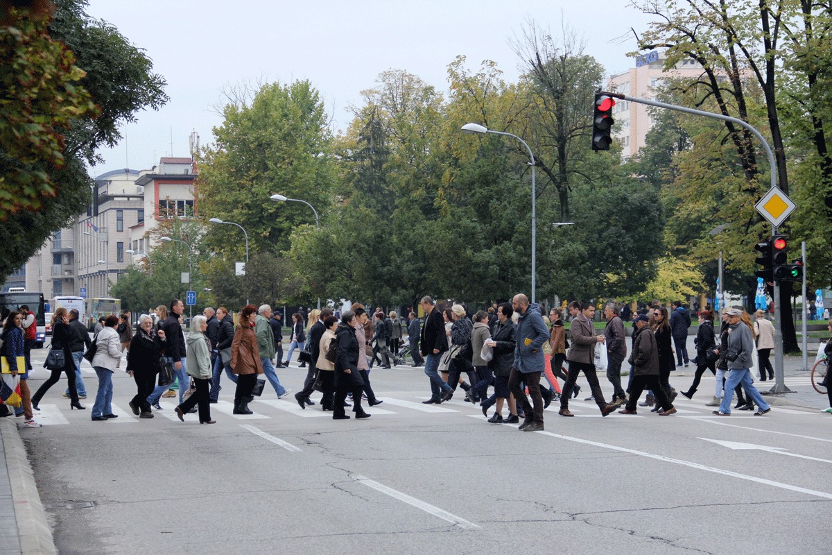 Do kada će političari biti važniji od problema građana?
