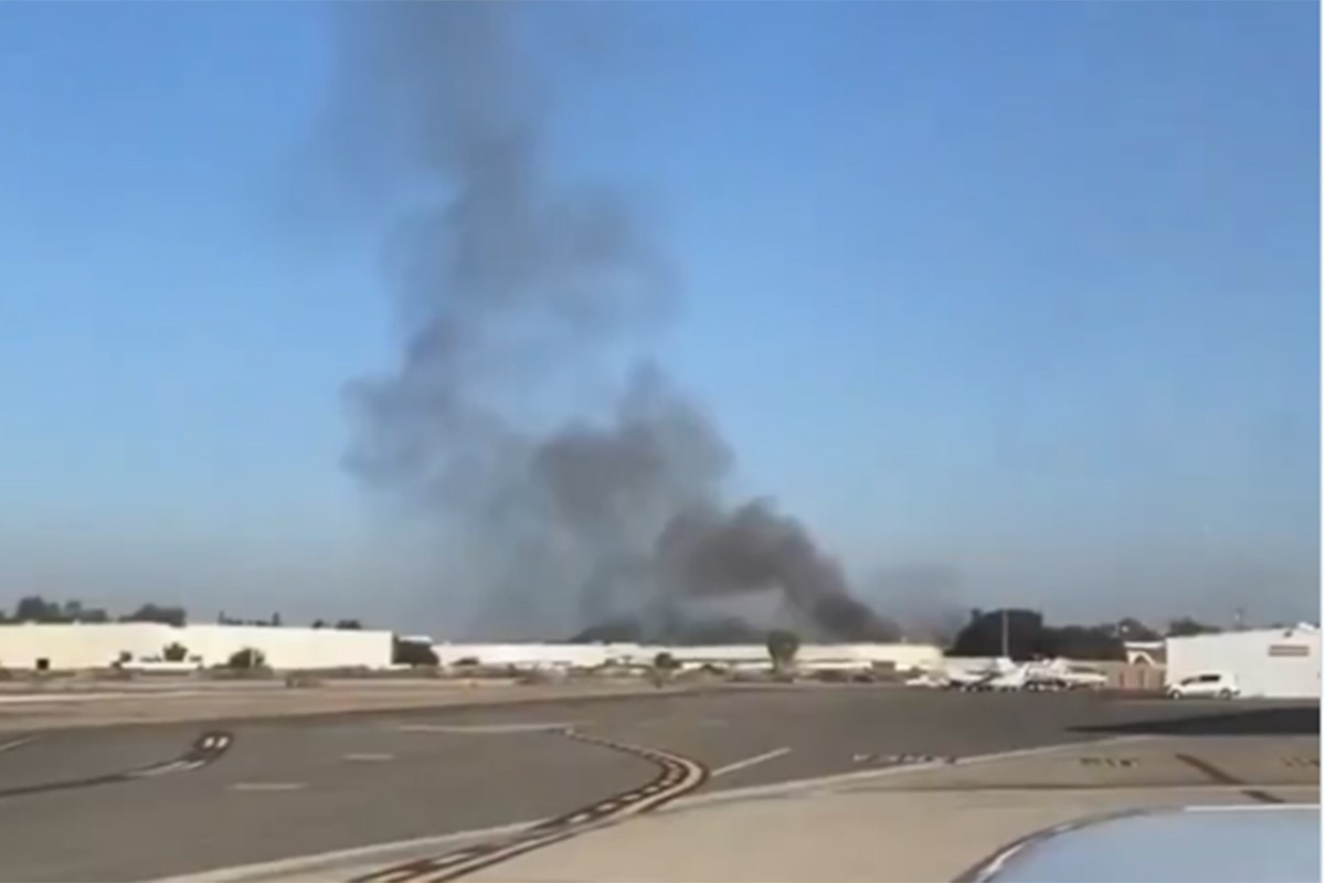 Dvije osobe poginule, 18 povrijeđeno u padu malog aviona u Kaliforniji (VIDEO)