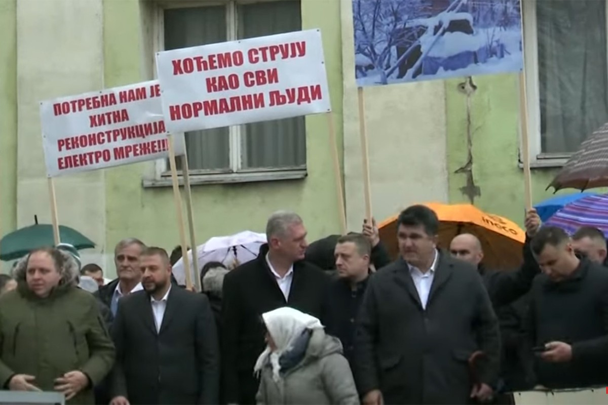Sve im propalo u zamrzivačima: "Hoćemo struju" (VIDEO)