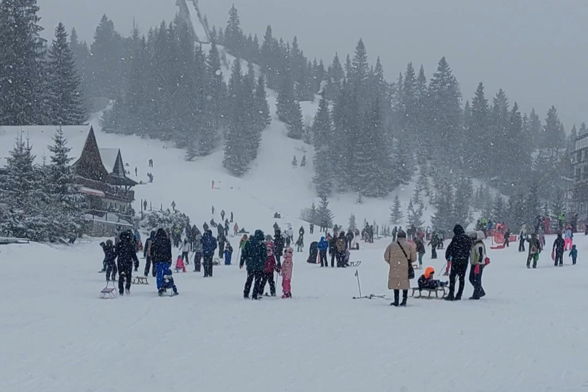 Skijaši okupirali planine