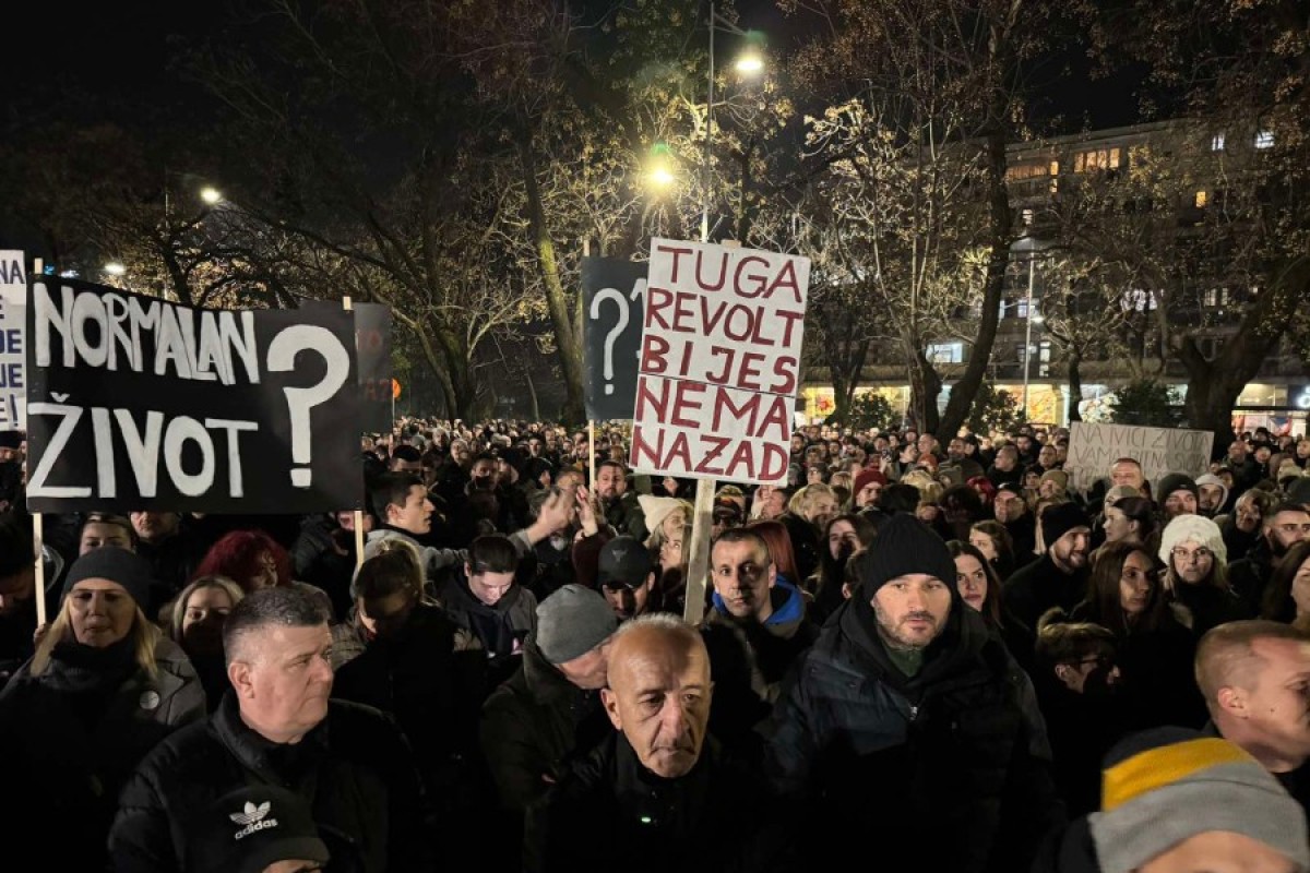 Protest ispred MUP-a Crne Gore, tražili ostavke, skandirali "ubice"