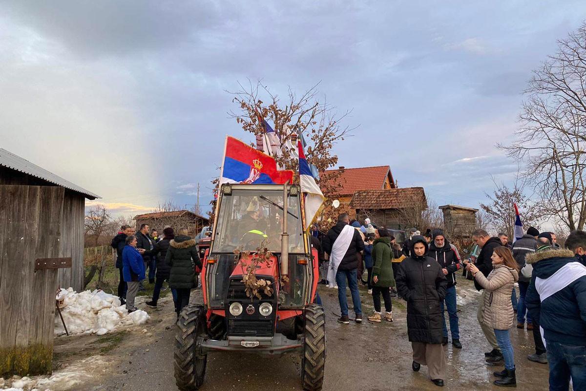 Badnjak u svakoj kući u Potkozarju i Lijevču (FOTO)