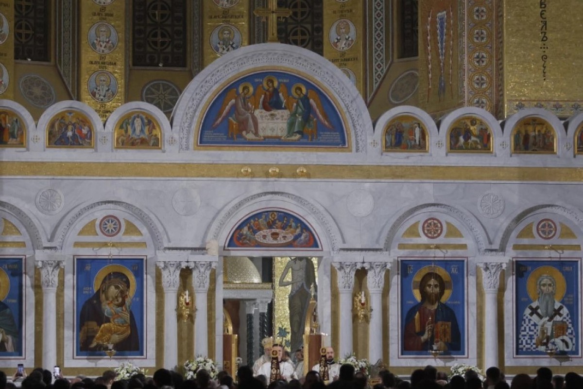 Služena ponoćna liturgija u Hramu Svetog Save na Vračaru