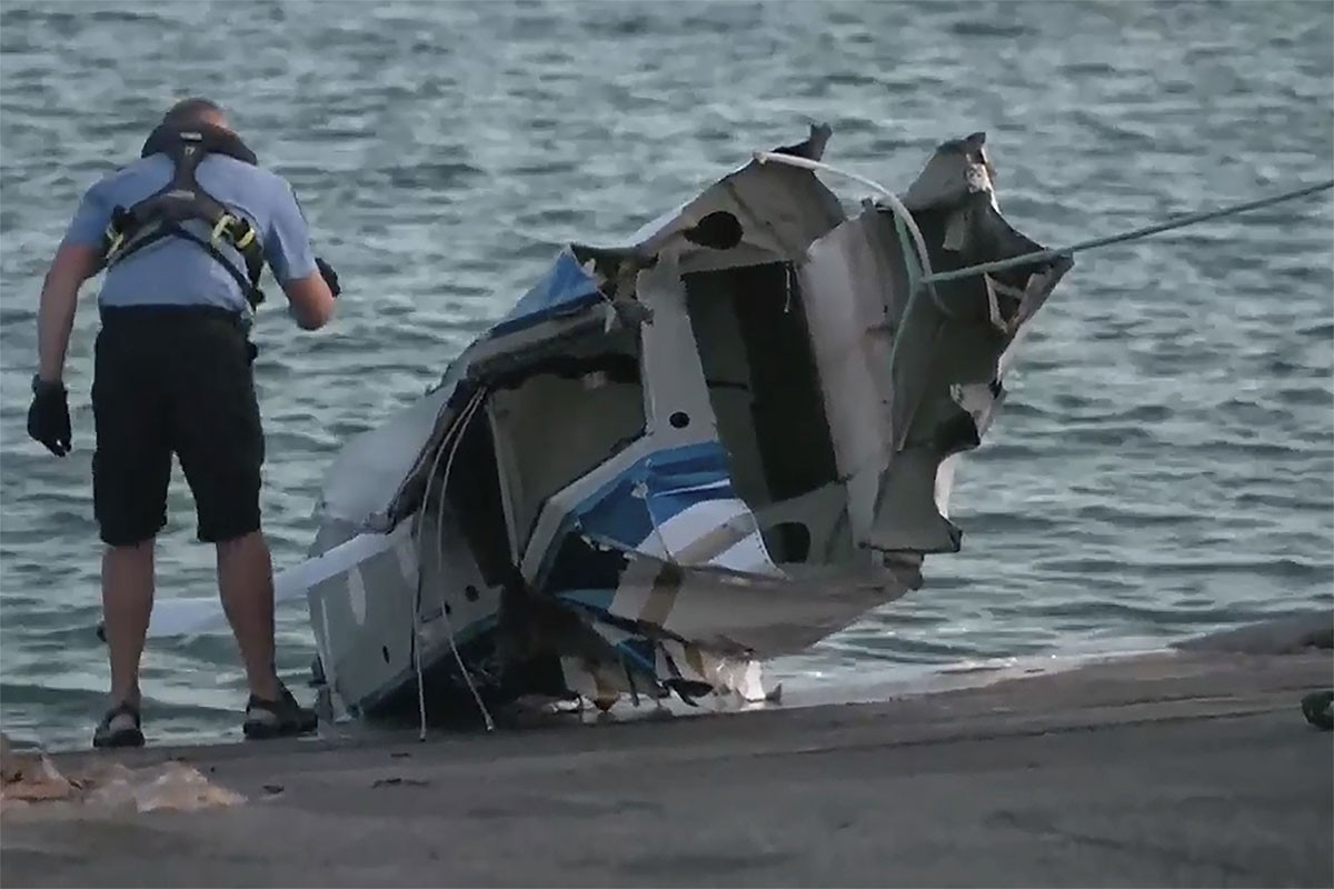 Srušio se avion u Australiji, troje poginulo