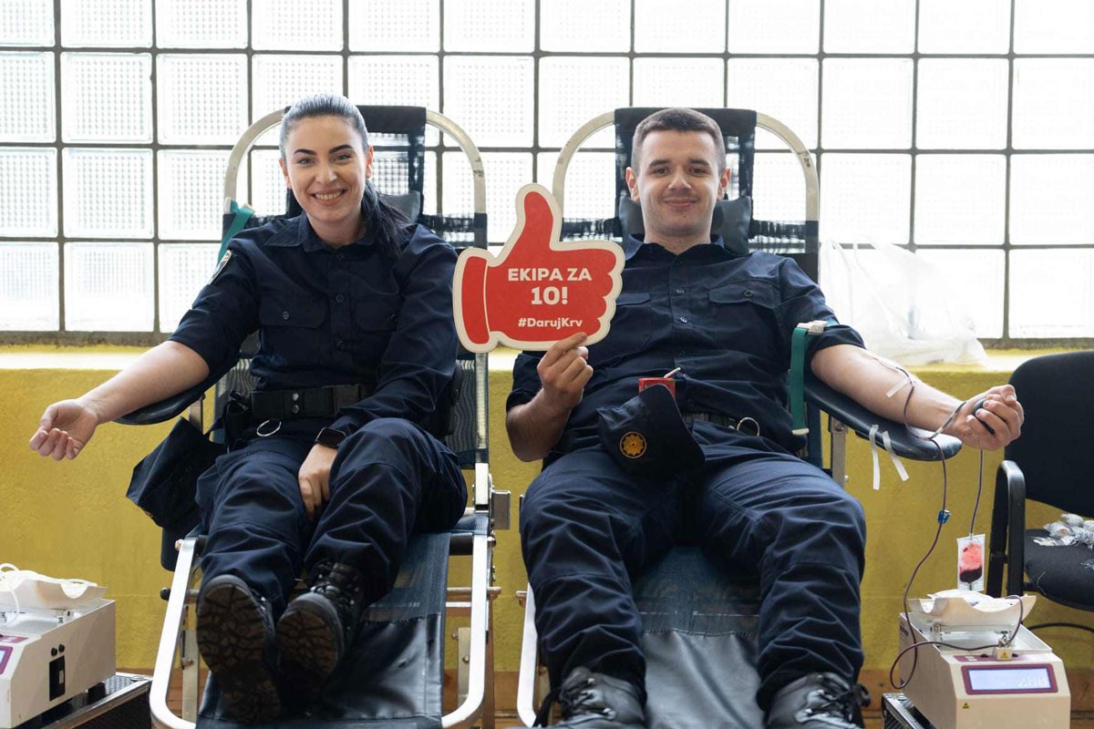 Kadeti Policijske akademije dali krv