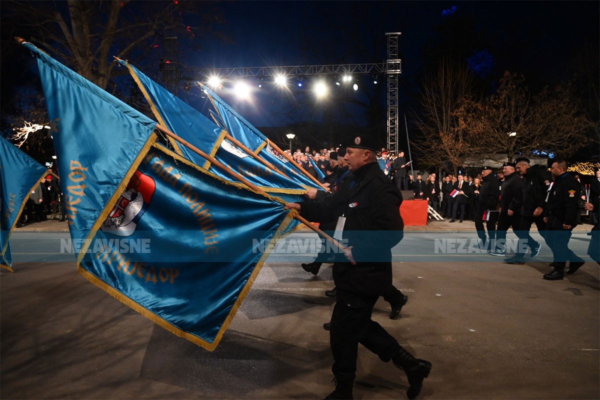Na Dan Republike u Banjaluci isticao zastavu sa grbom Armije RBiH