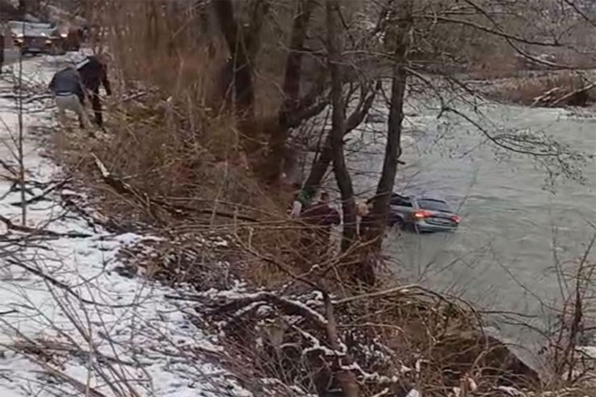 Nezgoda kod Banjaluke, auto završio u Vrbanji