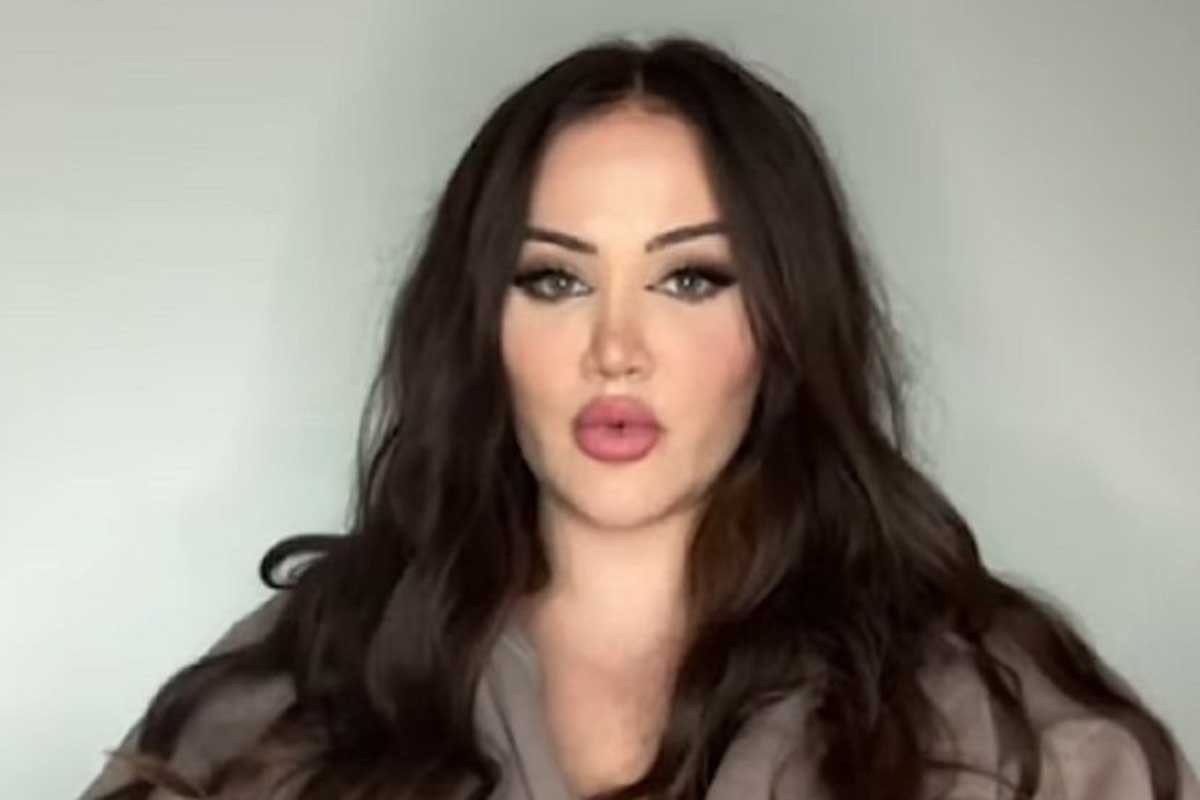 Amelijine grudi ne prestaju da rastu (VIDEO)