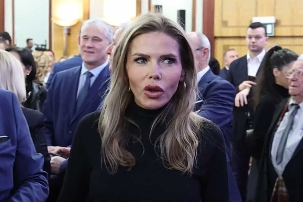 Ko je žena iz štaba HDZ-a: Osula po Milanoviću pa postala viralna (VIDEO)