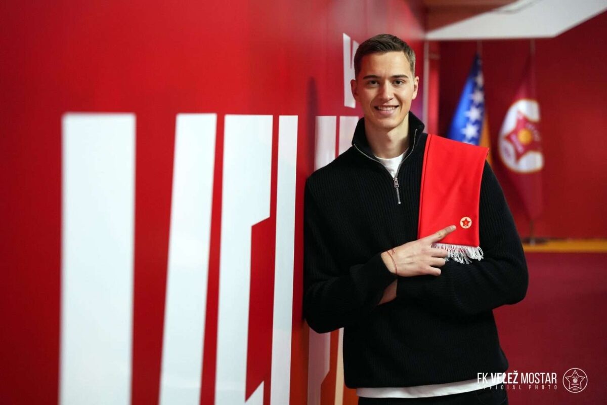 Tarik Karić između stativa Veleža