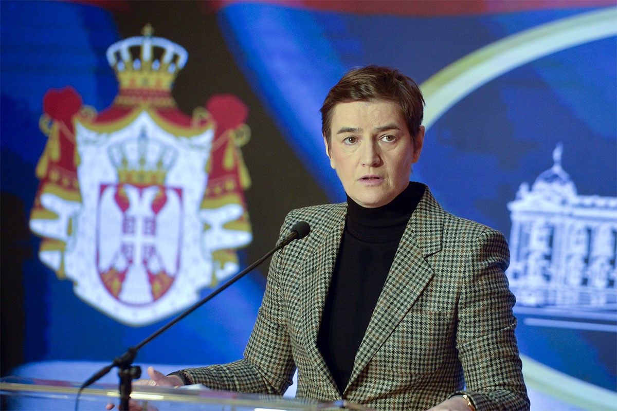 Brnabić: Evo 100 potpisa, a opoziciji demokratska prilika da skloni Vučića