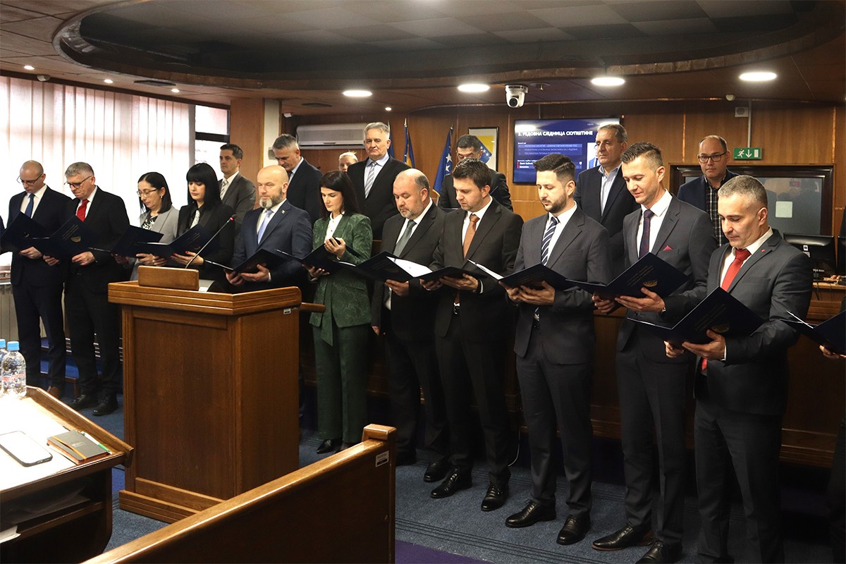 SDA, SDP, NiP, Naša stranka, SDS, SNSD, PDP, SP i HDZ formirali Vladu