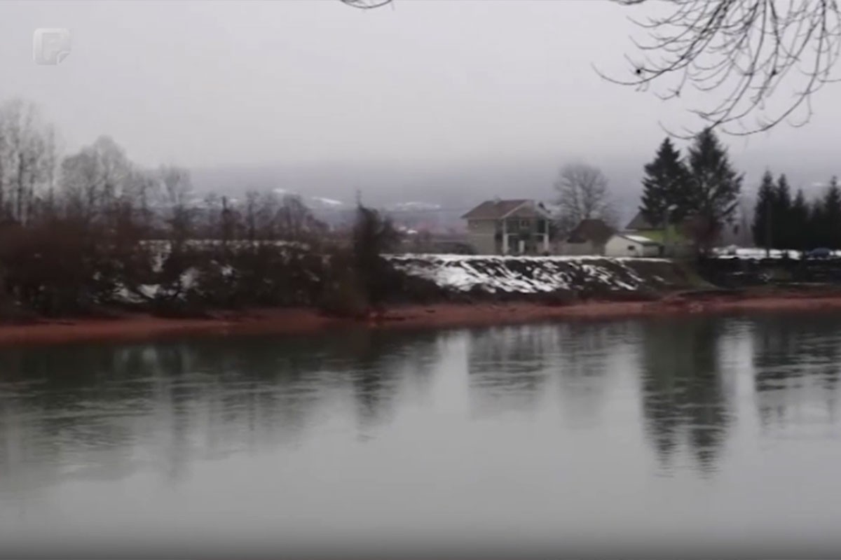 Drina crvena, uznemireni građani BiH i Srbije, reagovale institucije obje zemlje