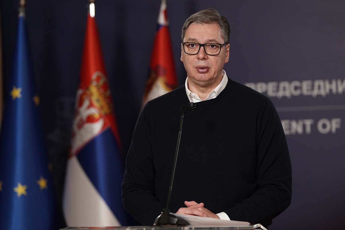 Vučić pozvao na smanjenje tenzija: Stabilnost i mir nemaju alternativu