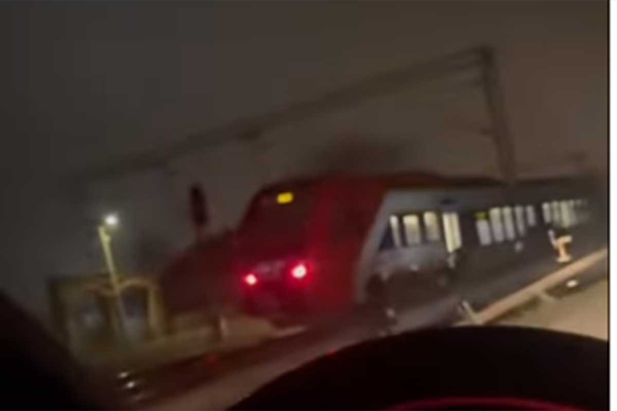 Strašna tragedija: Voz pokosio rođene sestre (VIDEO)