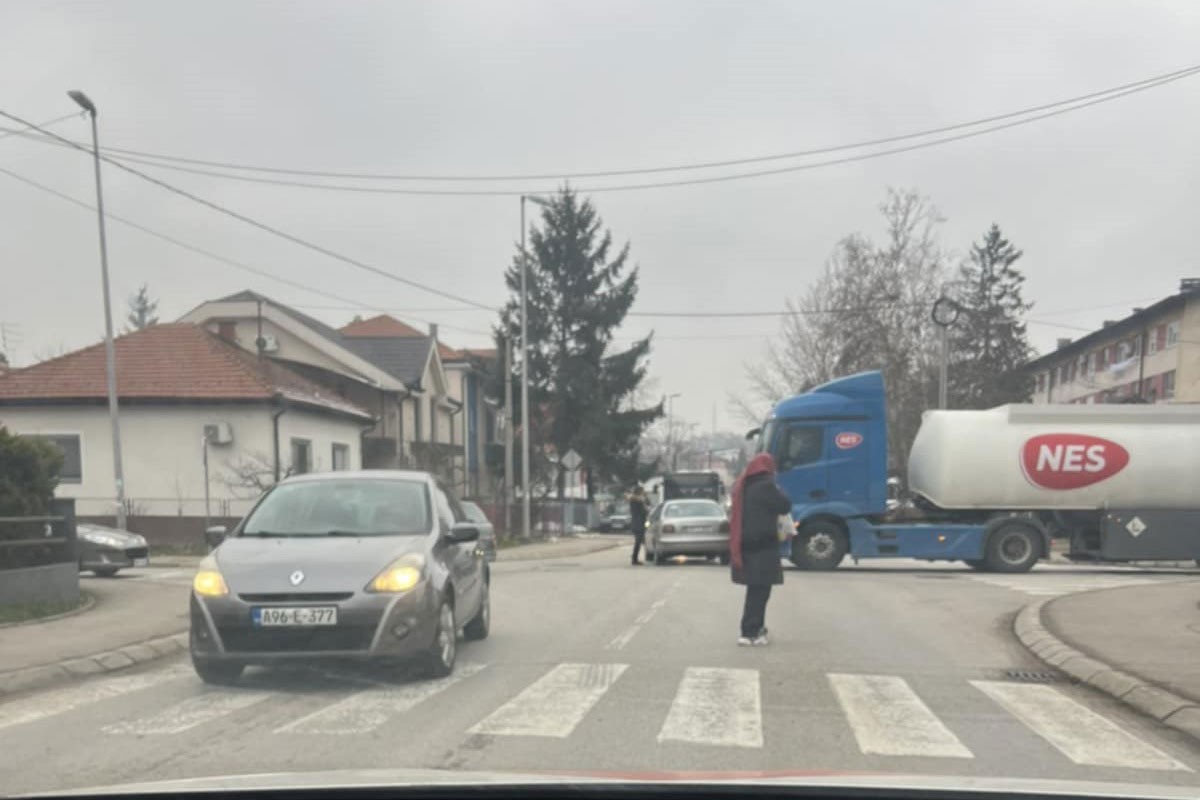 Sudar automobila i kamiona u Banjaluci