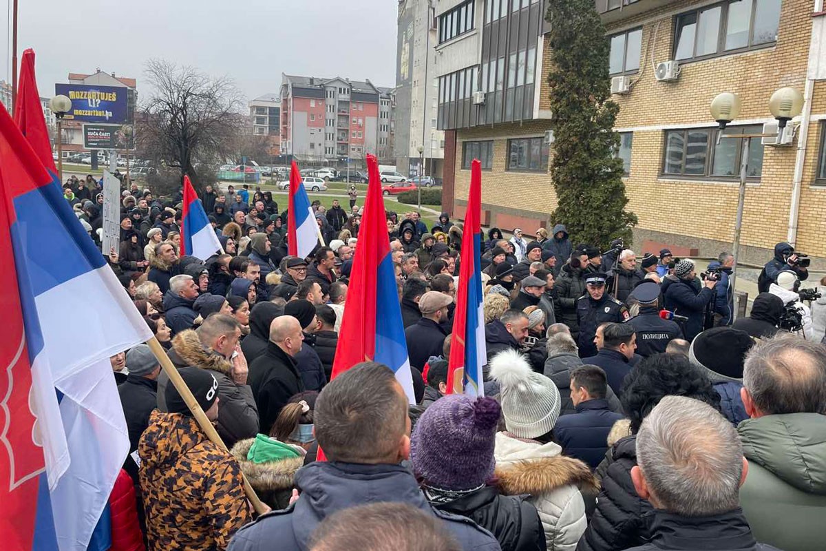SNSD: SDS pokušao da izazove sukobe sa policijom