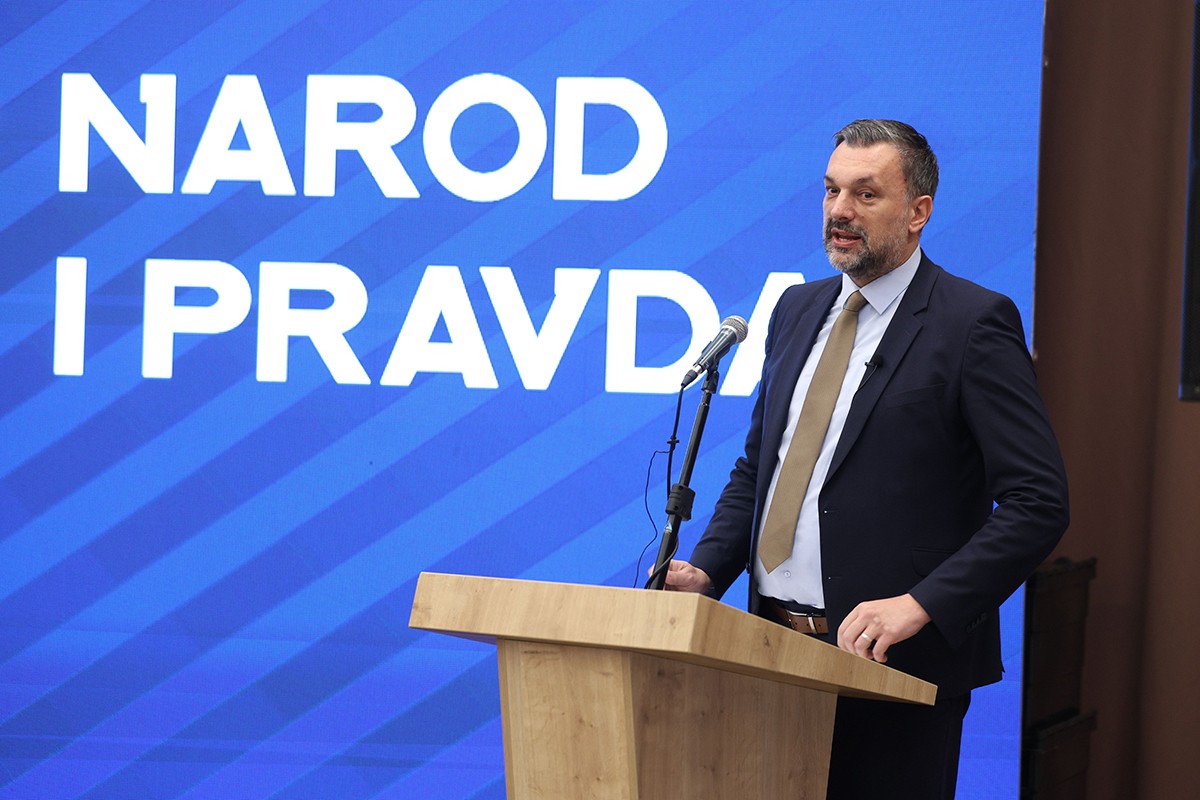 Ko je Konakoviću bio mentor na diplomskom: Ministar nije želio da odgovori (VIDEO)