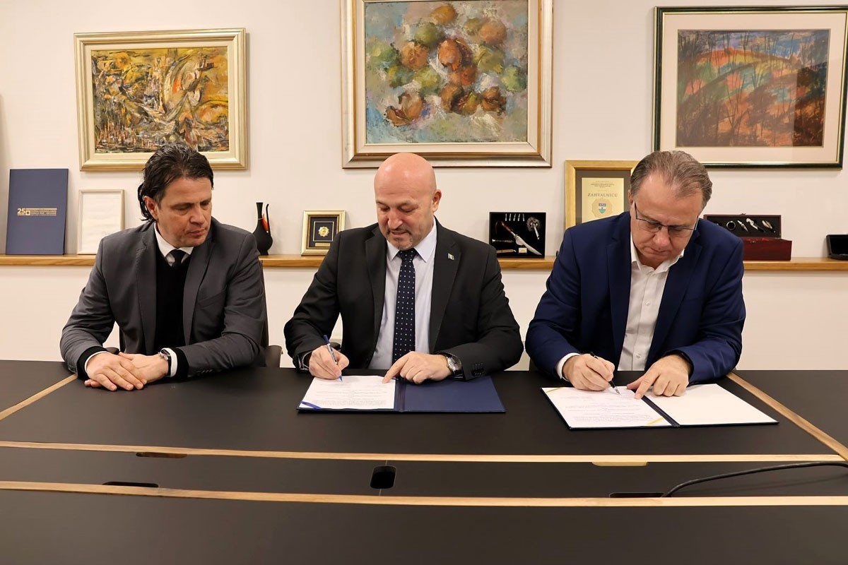 Potpisan Sporazum o osnovici i bodu za obračun plata državnih službenika
