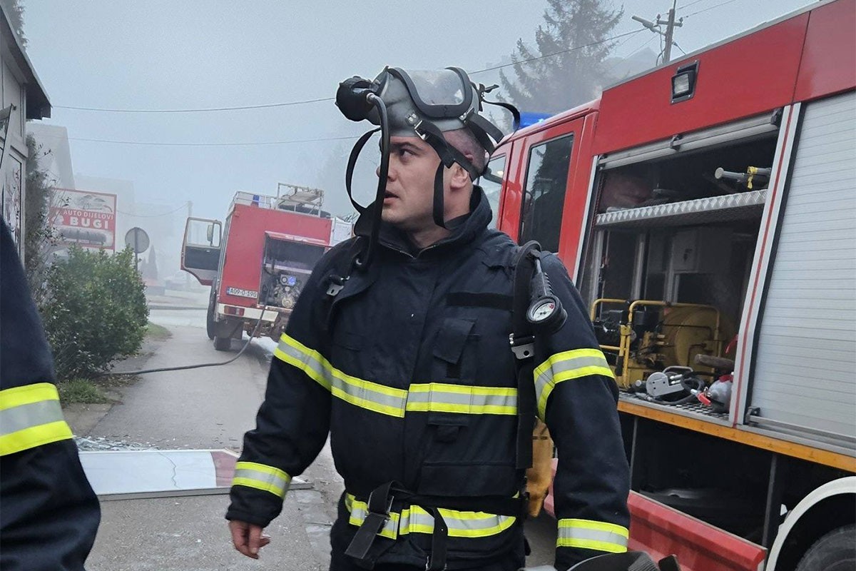 Eksplozija u restoranu, povrijeđene dvije osobe (FOTO)