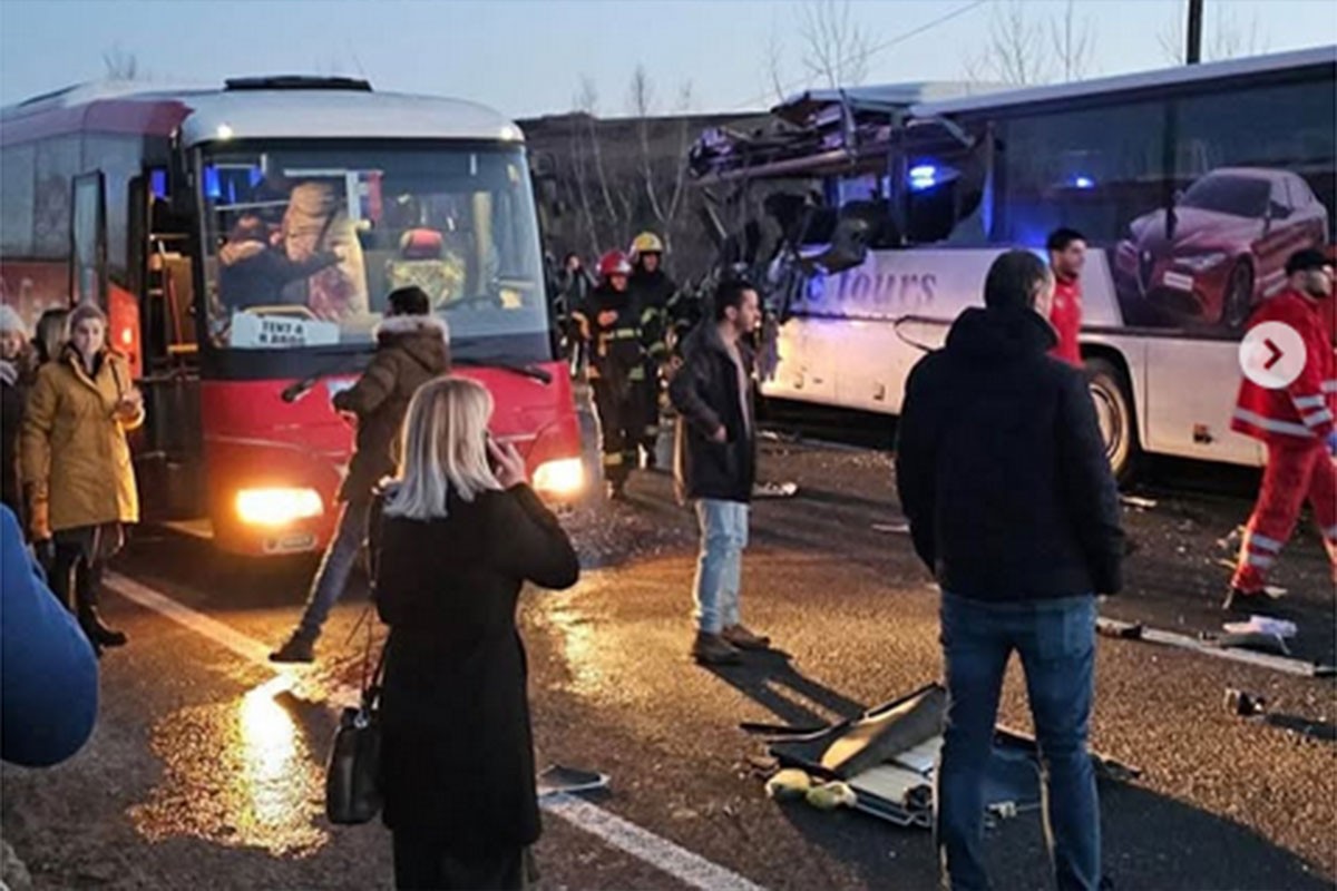 Oglasila se policija o sudaru autobusa u Srbiji (FOTO)