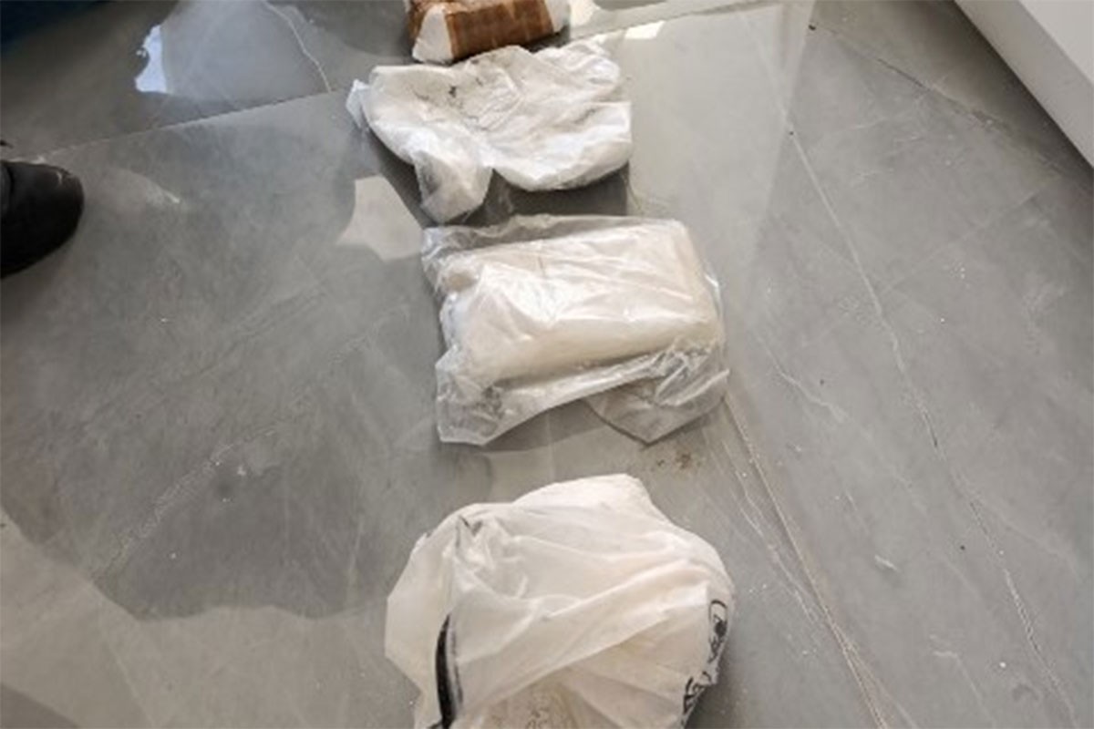 Pronađeno pet i po kilograma spida, uhapšena jedna osoba