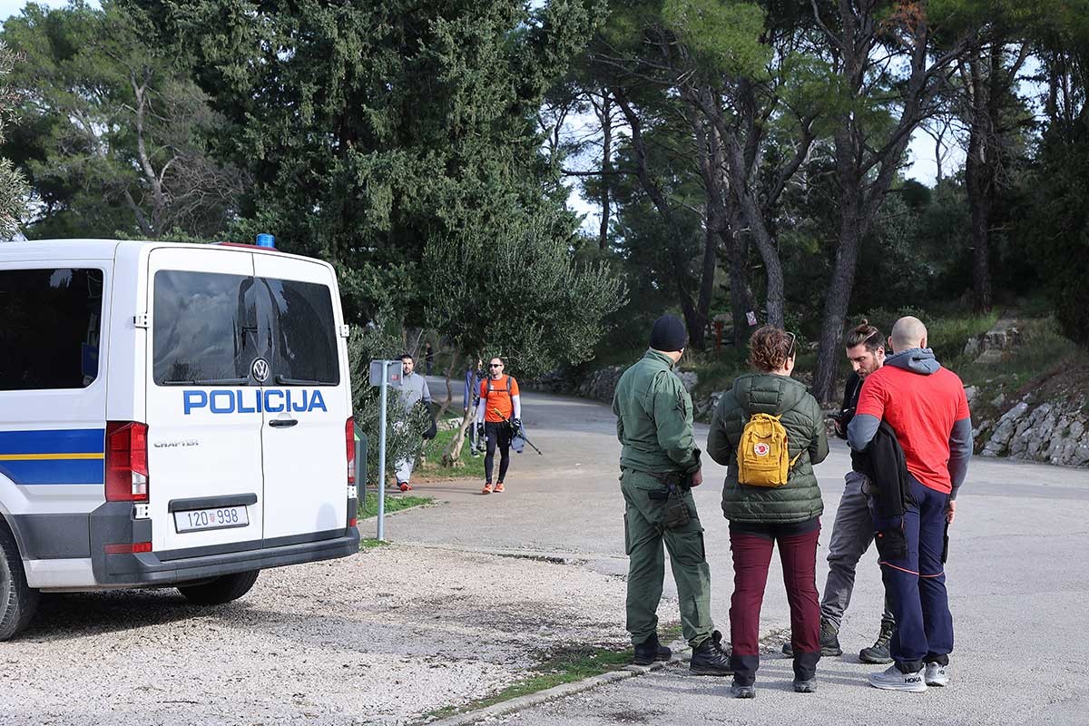 Pronađen nestali tinejdžer u Splitu, prebačen u bolnicu