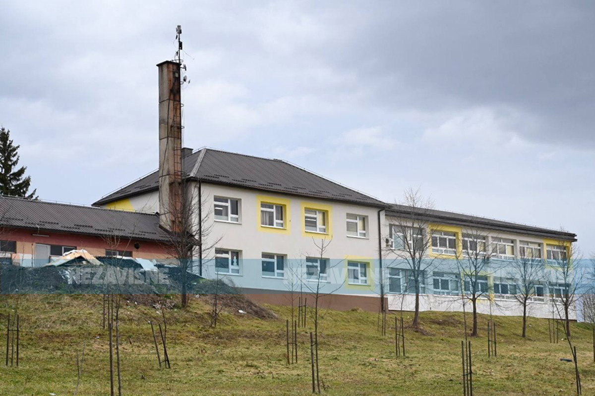Nastavnica na koju je pao prozor puštena na kućno liječenje