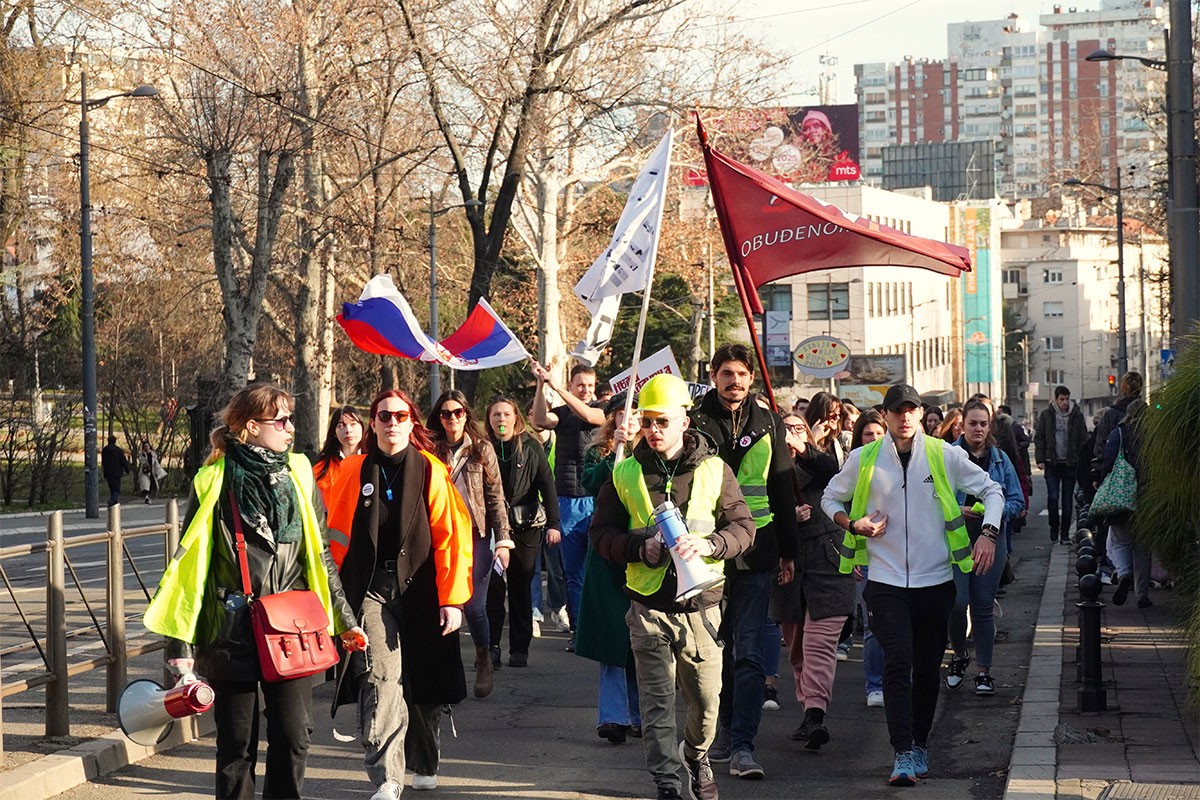 Beogradski studenti kreću pješke u Novi Sad na blokadu mostova