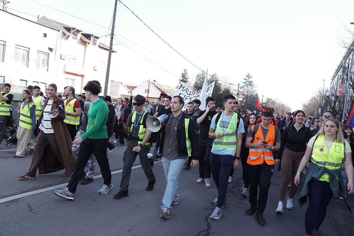 Studenti objavili detaljan vodič za blokiranje mostova u Novom Sadu (FOTO)
