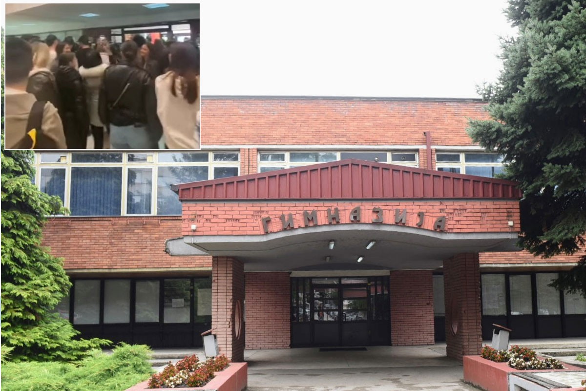 Banjalučki gimnazijalci minutom ćutanja podržali studente u Srbiji
