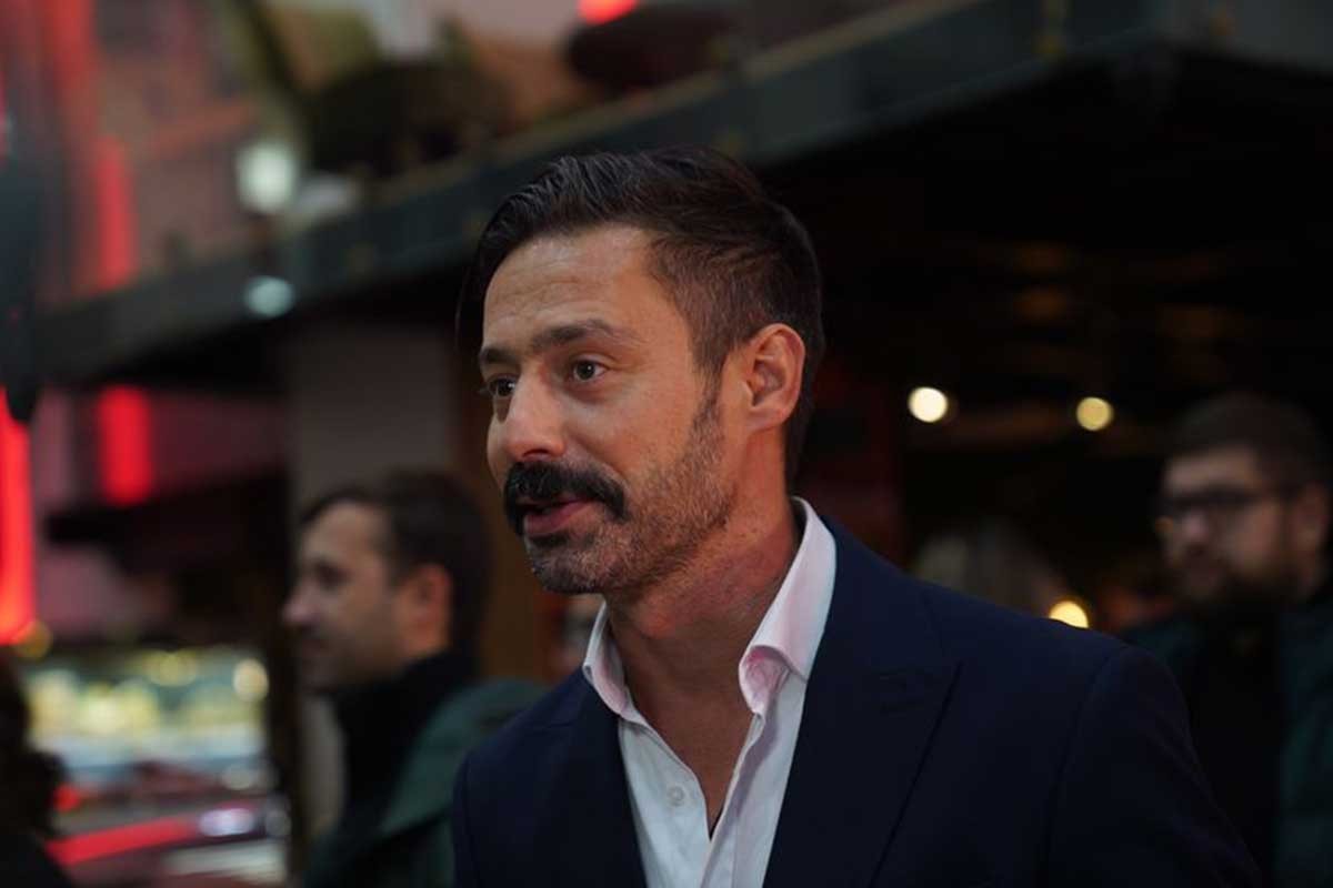 Milan Vasić proslavio 46. rođendan: Glumac ugasio svjećice i poželio jedno (VIDEO)