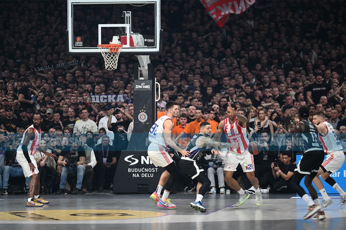 "Parni valjak" zaustavljen: Zvezda srušila Partizan (FOTO)