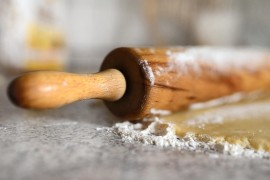 U vremenu poskupljenja napravite sami pekarske kifle (VIDEO)