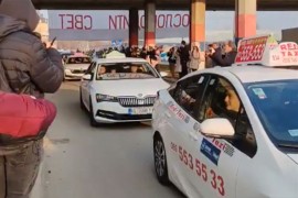 Kilometarska kolona: Taksisti stižu u Novi Sad po beogradske studente ...